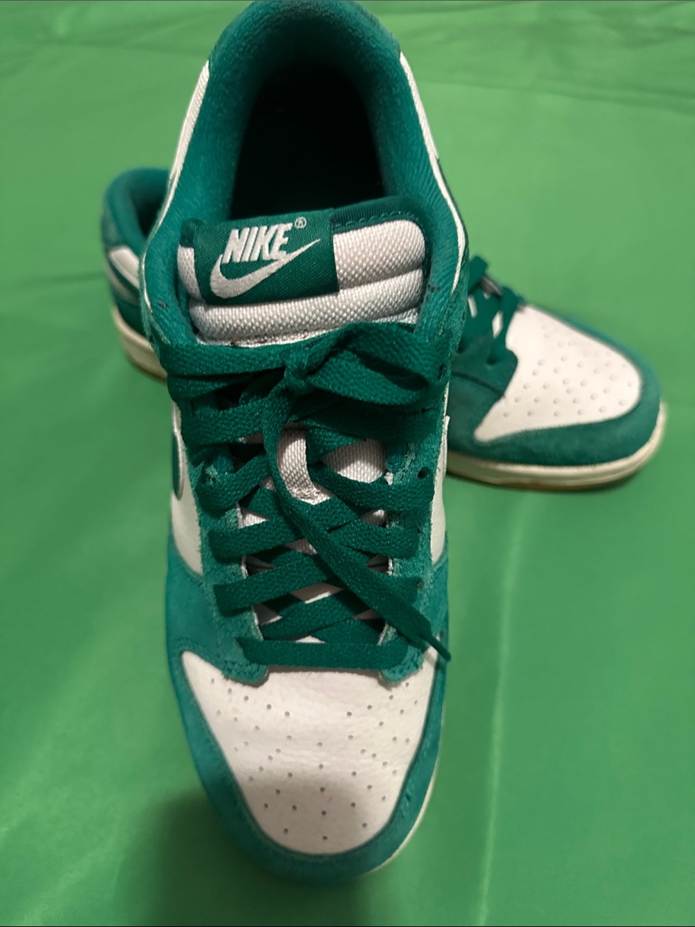 Nike Dunk Low SE "Malachite" sneakers, 9.5 - Picture 10 of 15
